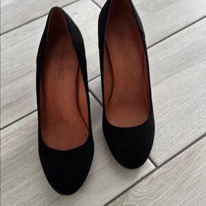 Madewell Black Suede Heels Rounded Toe